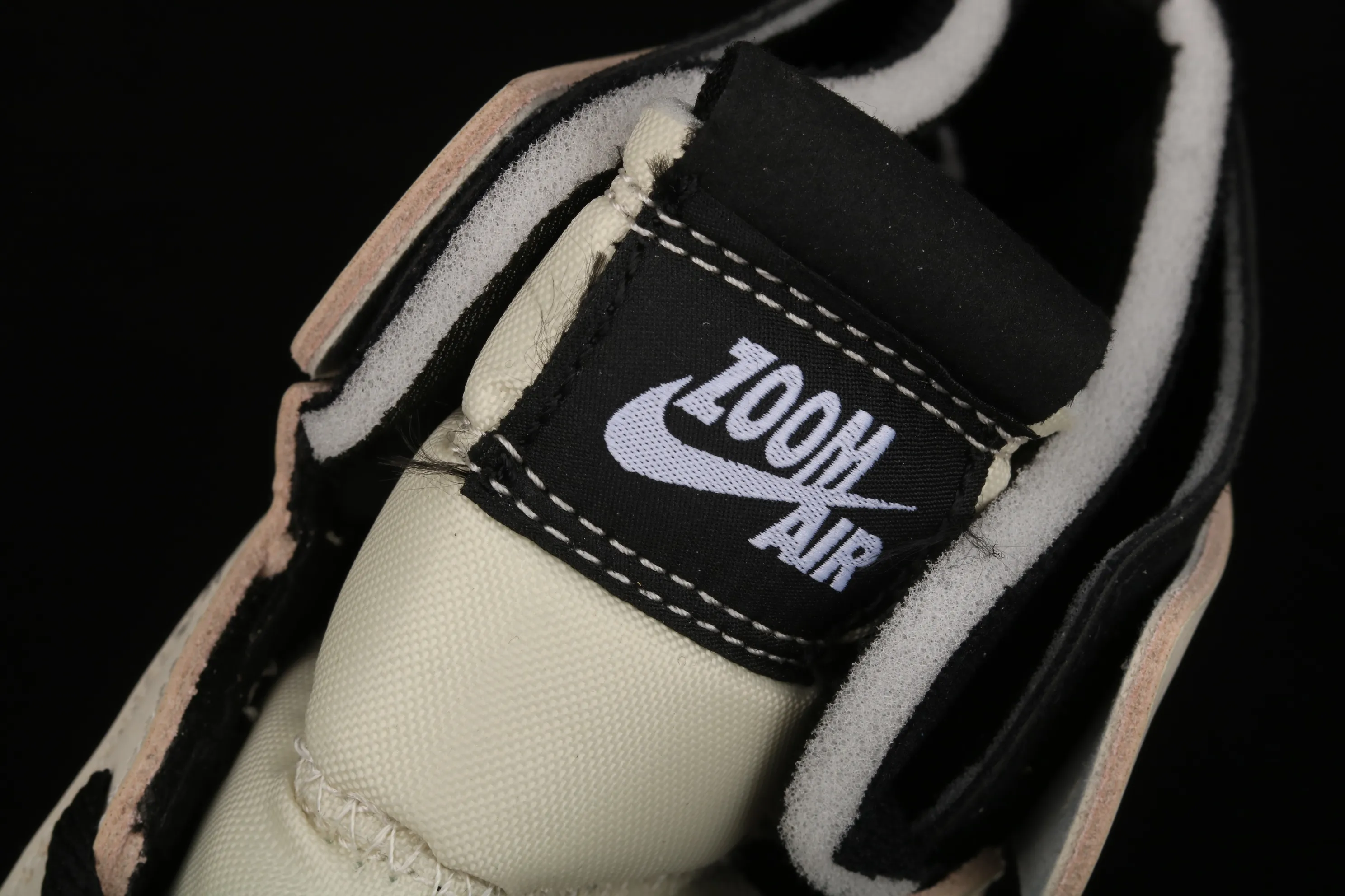 All categories Air Jordan Jordan series basketball shoes Air Jordan 1 High Z version Air Jordan 1 Zoom CMFT "Summit White" AJ1 Joe 1 Pearl Milk Tea Off-White CT0979-100